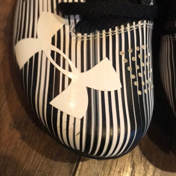 Under Armour Racing Cleats - Picture 3 of 6